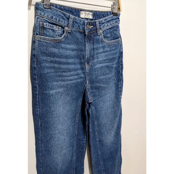 We The Free People Sz 26 Relaxed Straight Slouch Blue Frayed Hem Pockets Stretch - Picture 5 of 9